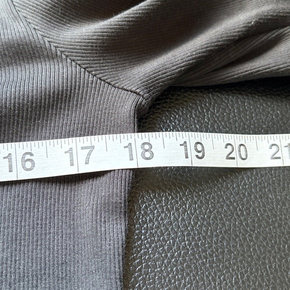 VERONICA BEARD  Clydes Top Black Flare Sleeve Ribbed Shirt Sz M - Picture 9 of 11